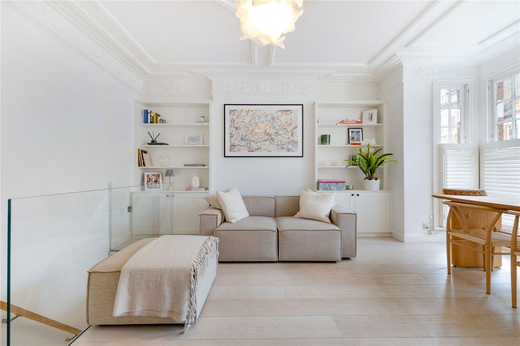 Property photo 3 of 11 Reception