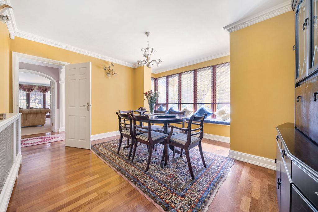 Property photo 3 of 21 Dining Room