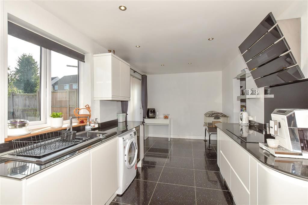Property photo 3 of 12 Kitchen/Diner