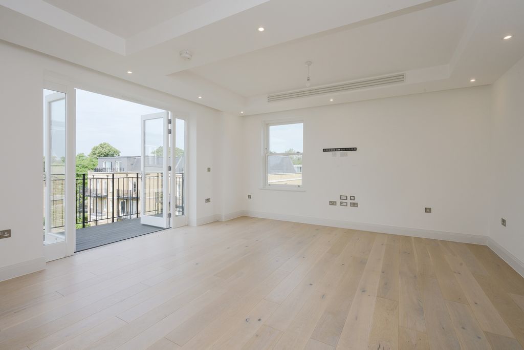 Property photo 2 of 12 Picture No. 05
