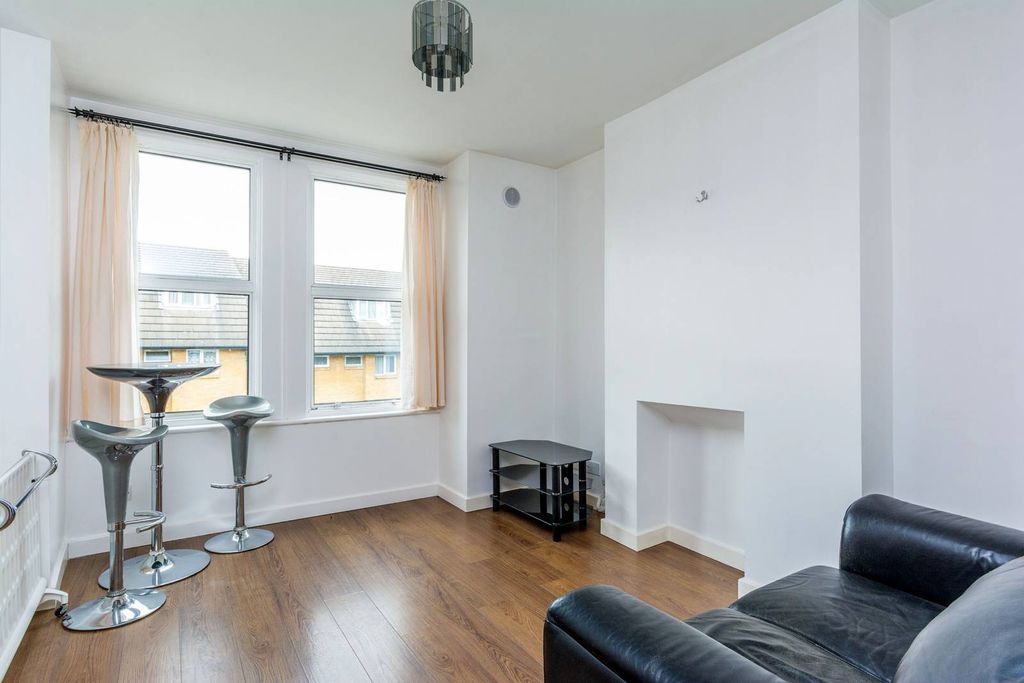 Property photo 1 of 5