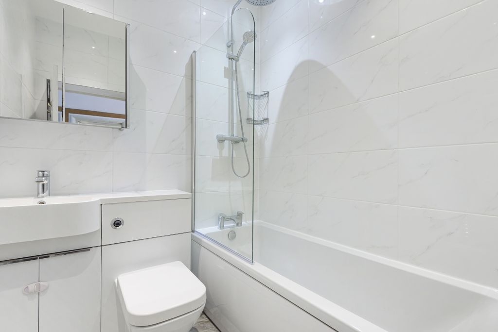 Property photo 3 of 5 844812 (5)