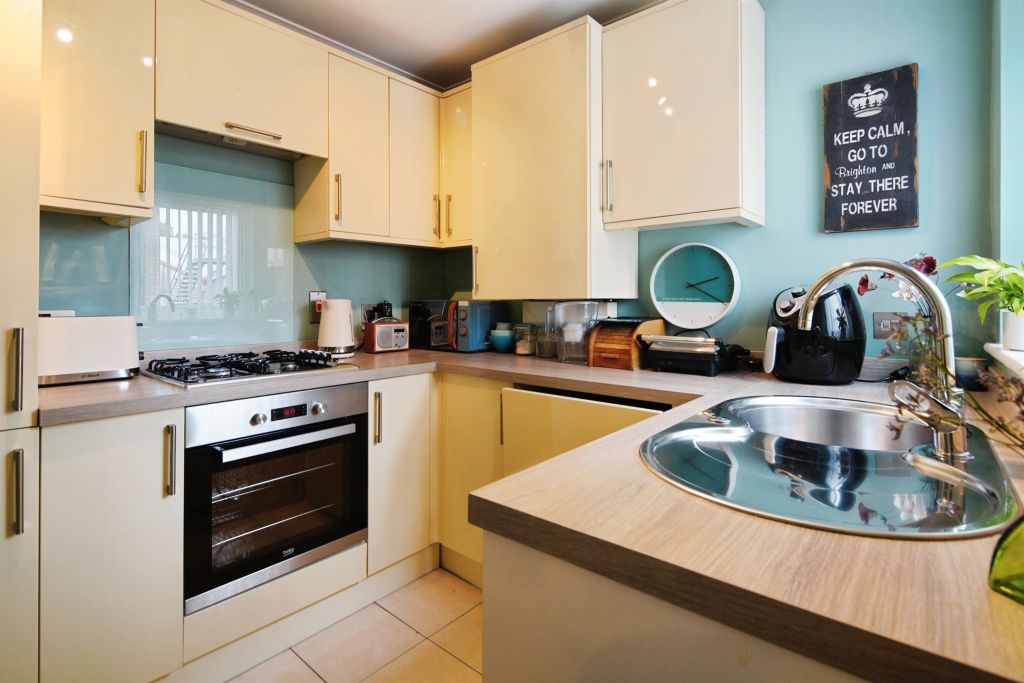 Property photo 2 of 19