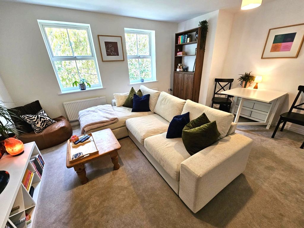 Property photo 2 of 11 Picture No. 33