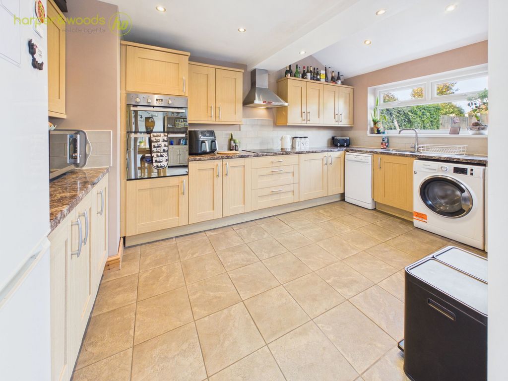 Property photo 2 of 35