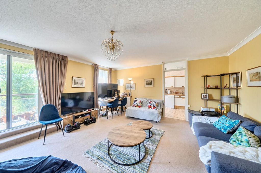 Property photo 2 of 15 Davidson Frost-Wellings, Dfw, London House, Edgwar
