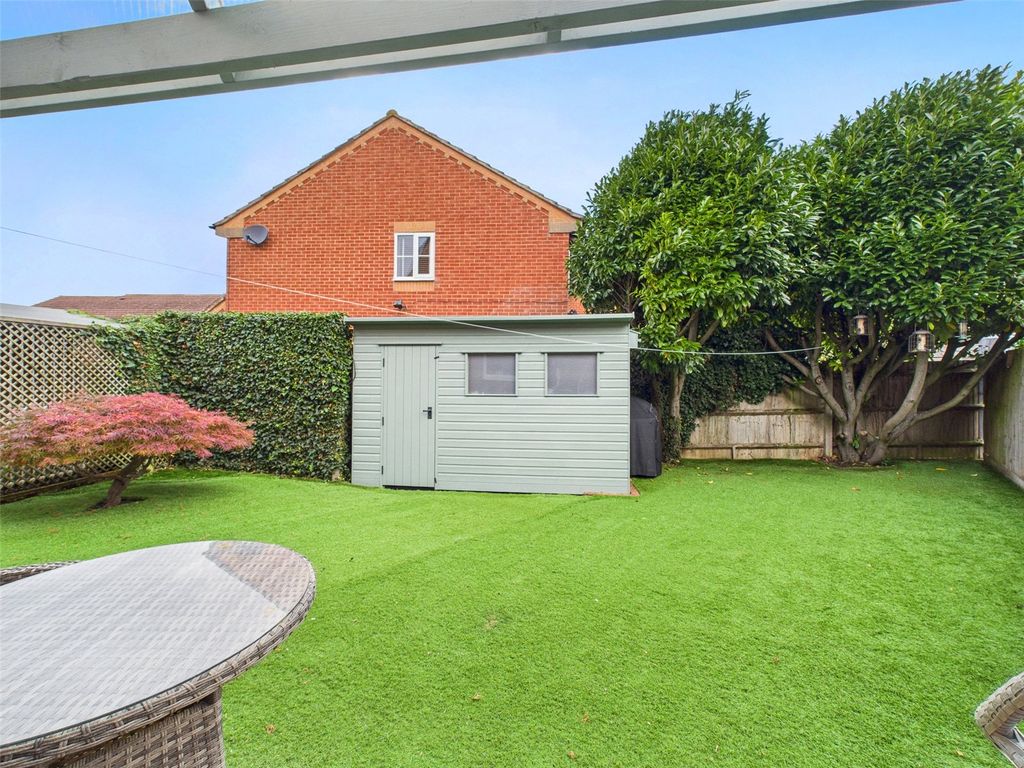 Property photo 3 of 12 Garden