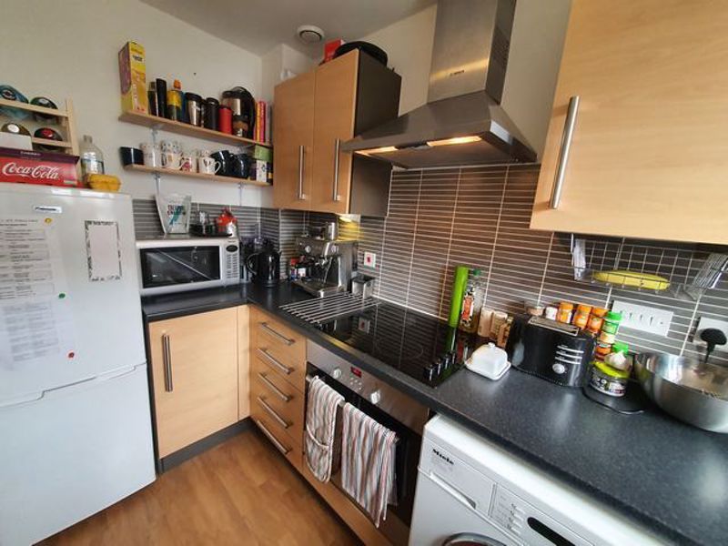 Property photo 3 of 11 Kitchen
