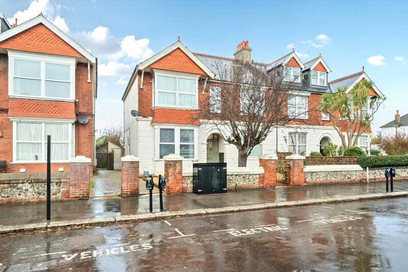 Property photo 1 of 8 External