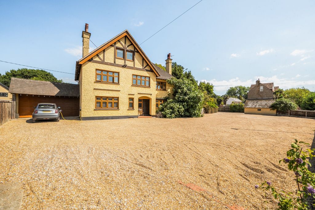 Property photo 1 of 11