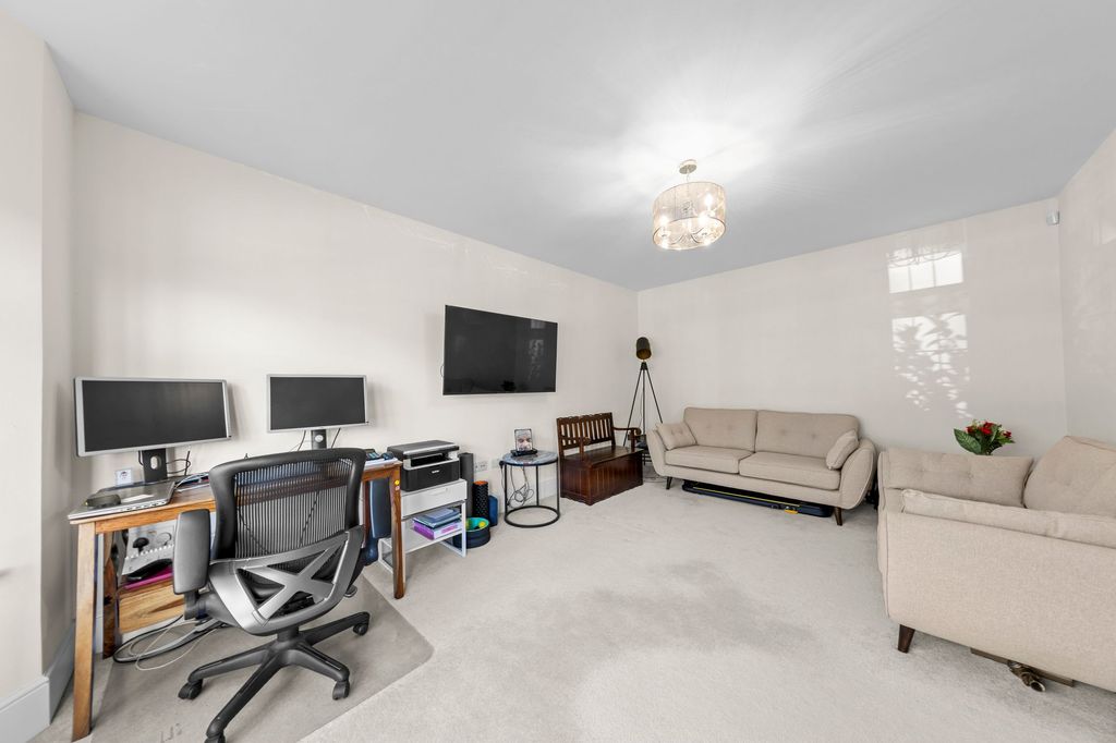 Property photo 2 of 37