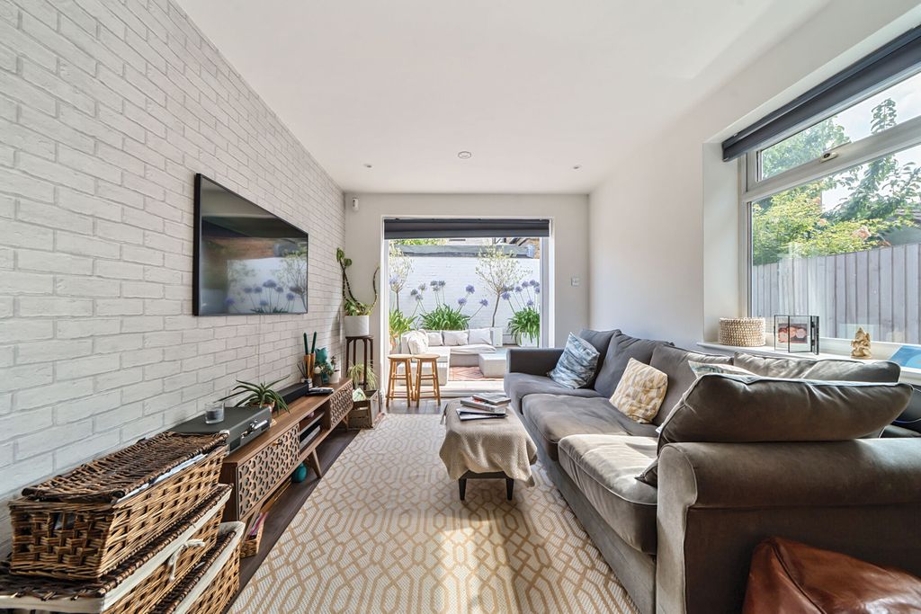 Property photo 1 of 20 1334642-10-68921A...
