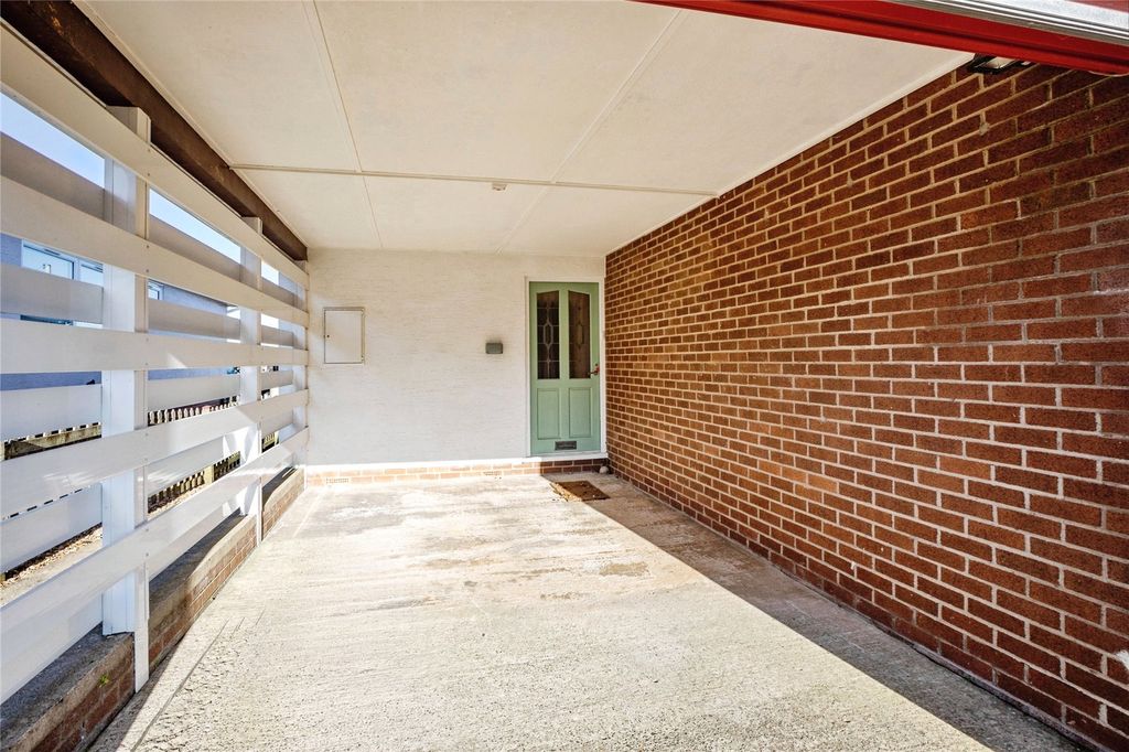 Property photo 3 of 21 Car Port