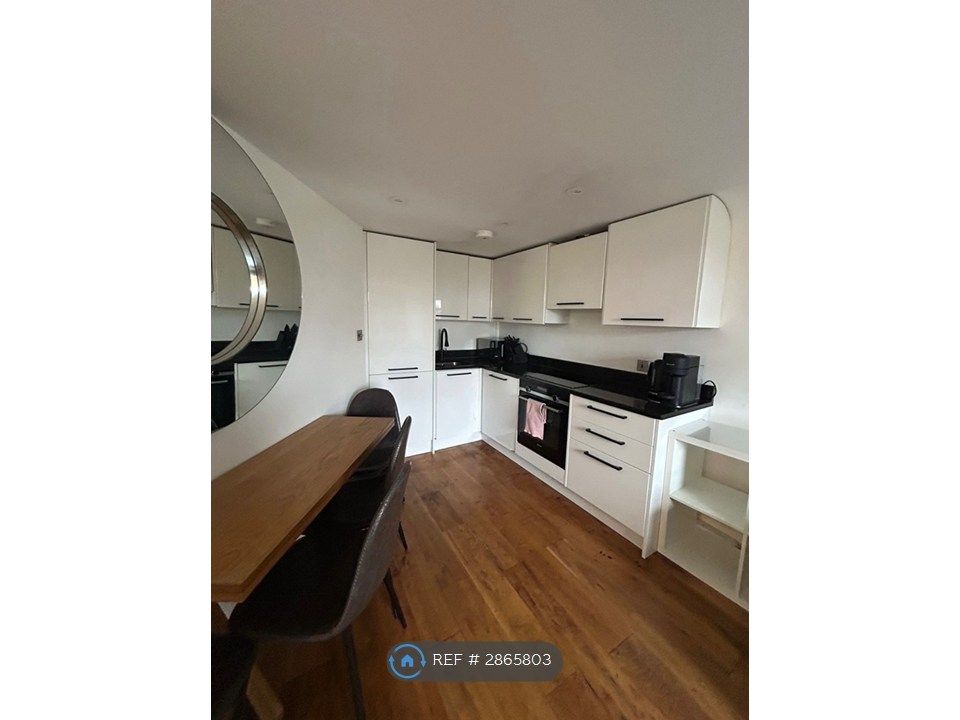 Property photo 3 of 23 Kitchen