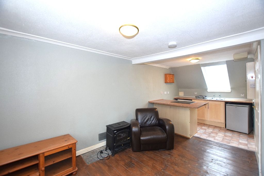 Additional image 4 of 3 bed flat to rentMain Street, Kilwinning, North Ayrshire KA13