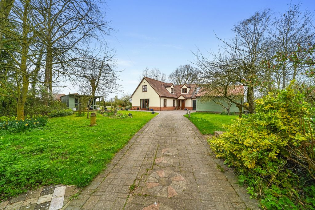 Property photo 3 of 27