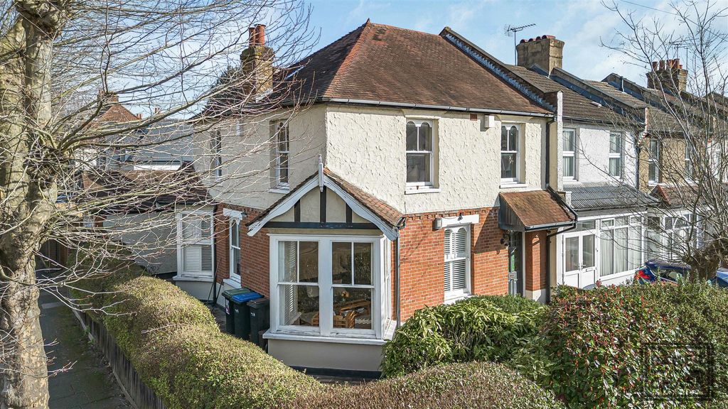 Property photo 3 of 45 Front And Side Garden