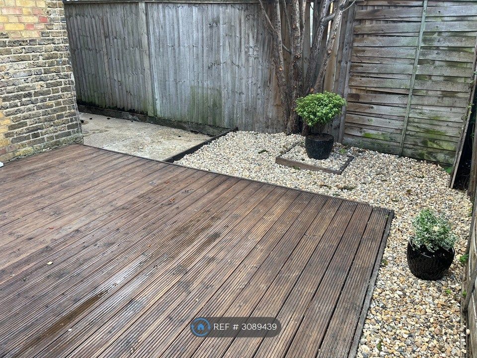 Property photo 2 of 9 Garden