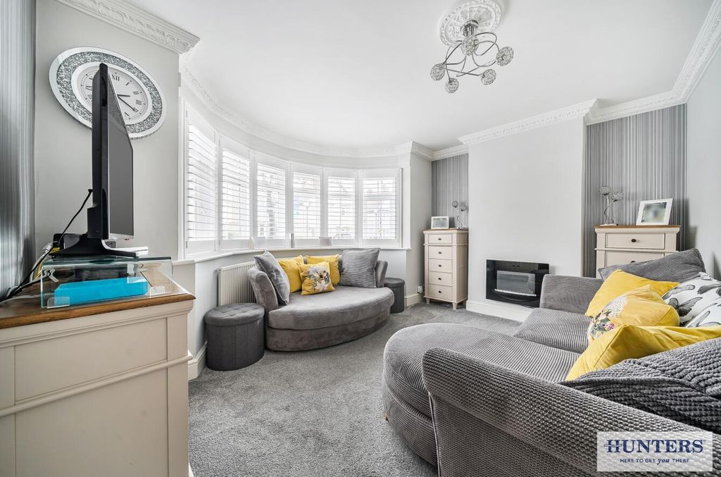 Property photo 2 of 21 Lounge View 2