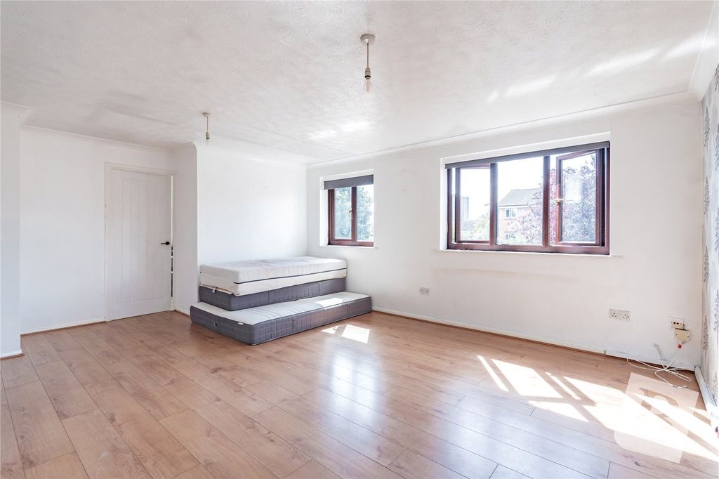 Property photo 2 of 11 Picture No. 05