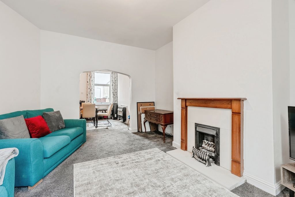 Property photo 3 of 17 Photo