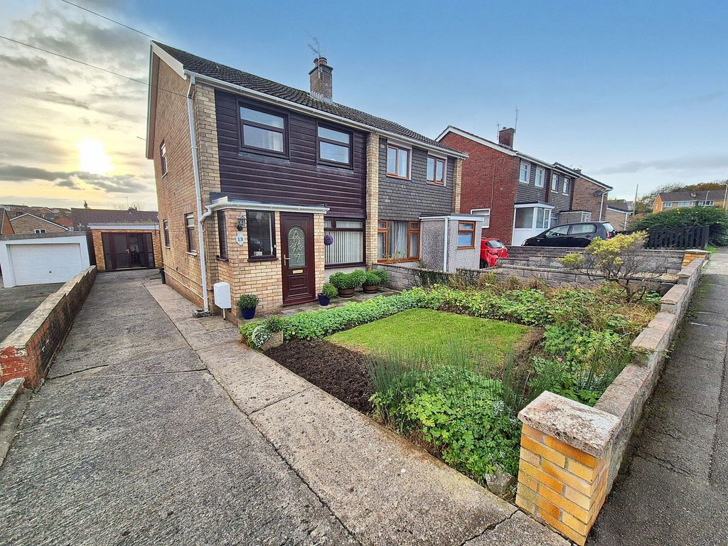 Property photo 2 of 50