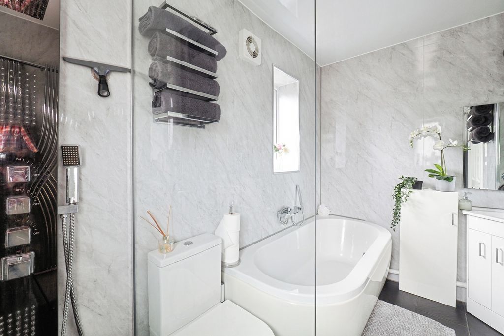 Property photo 3 of 31 Pbox-Img.Jpg
