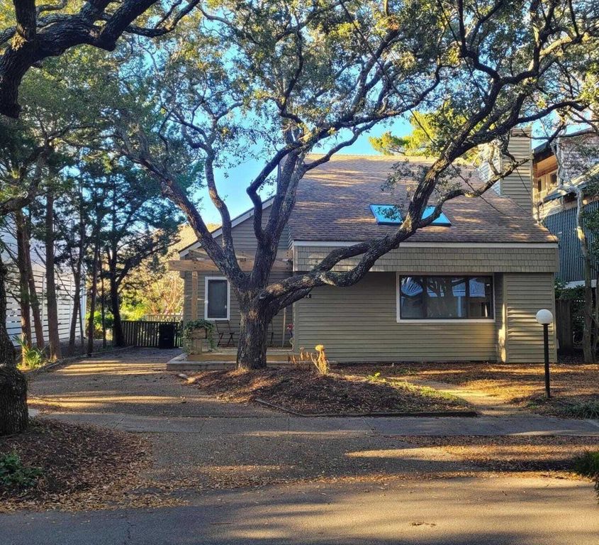 Property photo 1 of 30