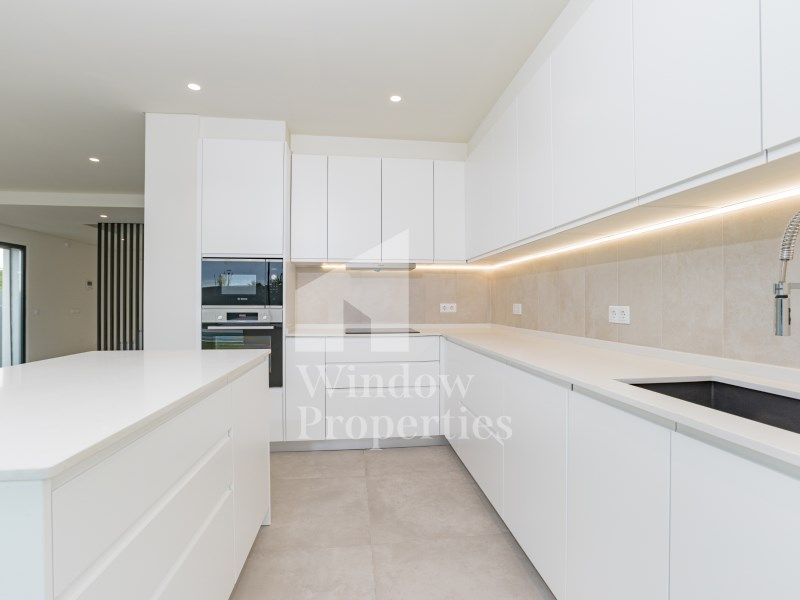 Property photo 3 of 48