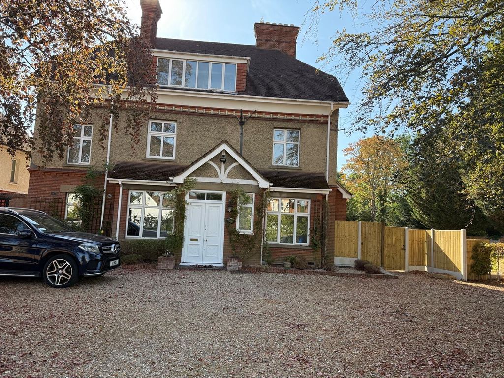 Property photo 1 of 21 8-Bed Detached House To Rent – The Avenue, North Ascot, Sl5
