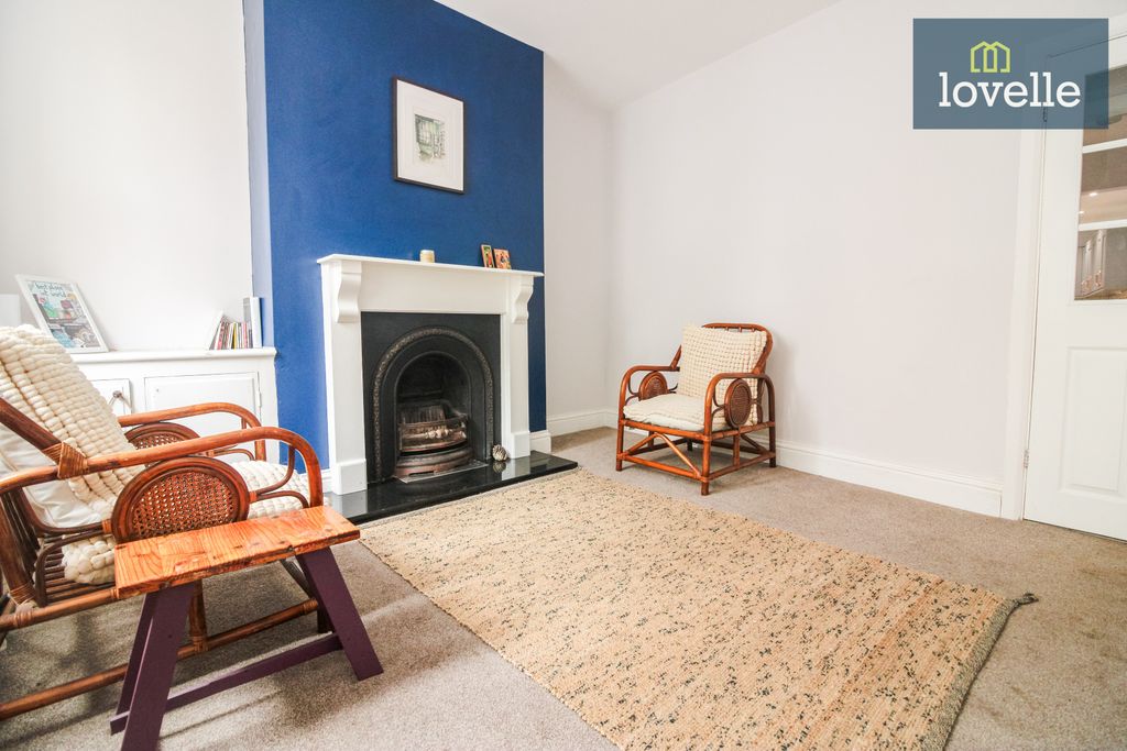 Property photo 3 of 17