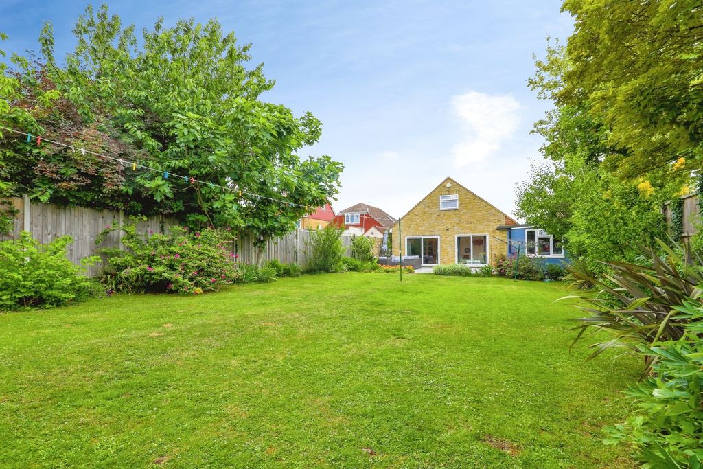 Property photo 3 of 34 Pbox-Img.Jpg