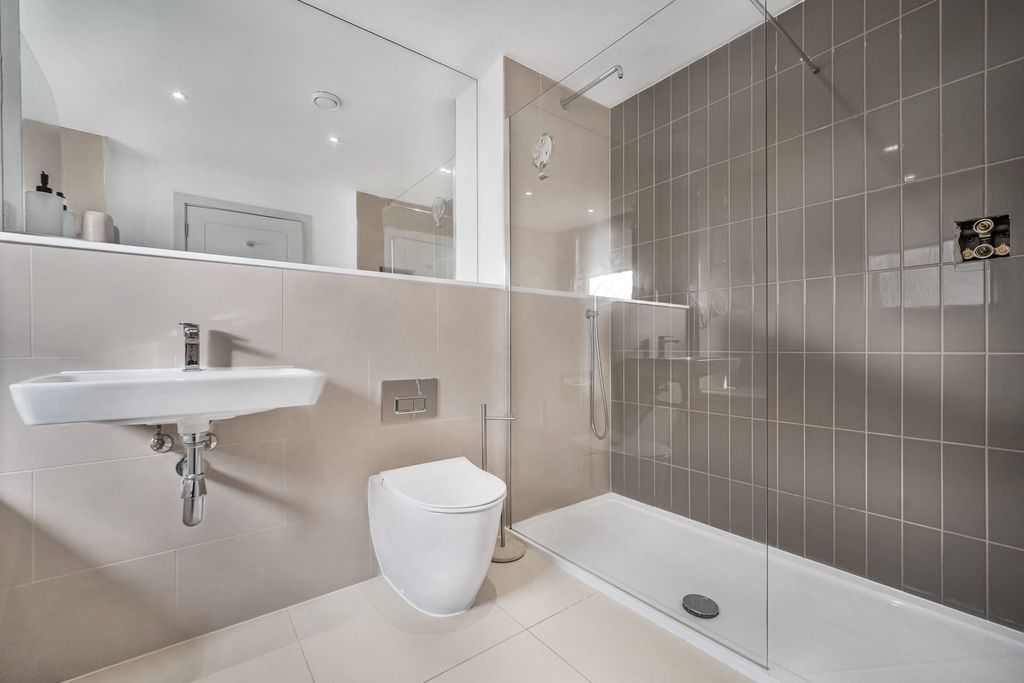 Additional image 21 of 3 bed penthouse for saleRest Bay, Porthcawl CF36