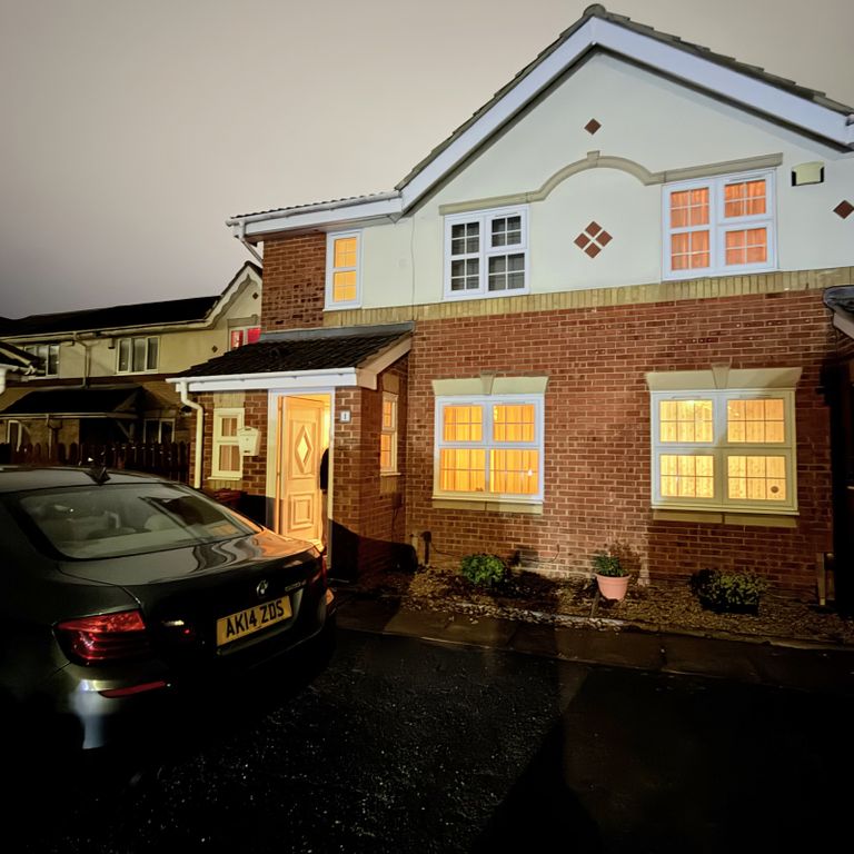 Property photo 1 of 15 3 Bedroom Semi-Detached House To Rent