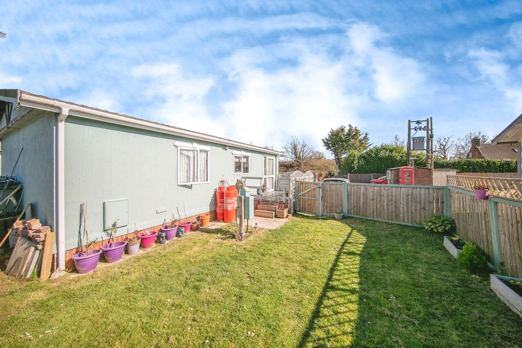 Property photo 2 of 17 Photo