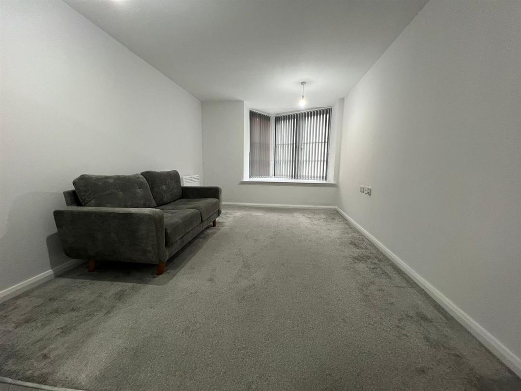 Property photo 3 of 7 Lounge .,.Jpg