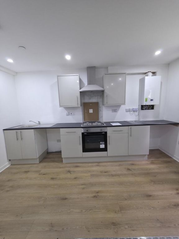 Property photo 2 of 7 Kitchen