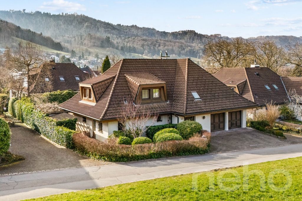 Property photo 3 of 12