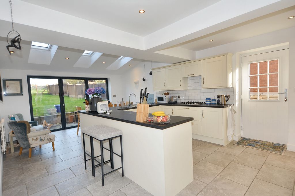 Property photo 2 of 18 Open Plan Living