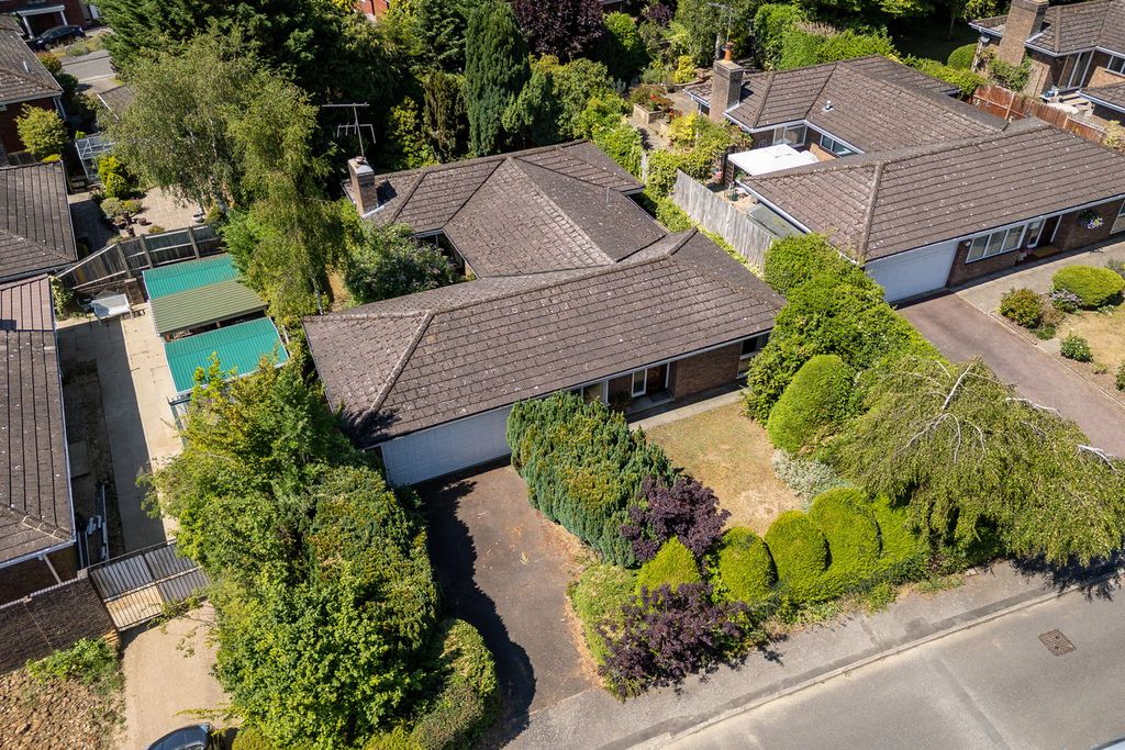 Property photo 1 of 28