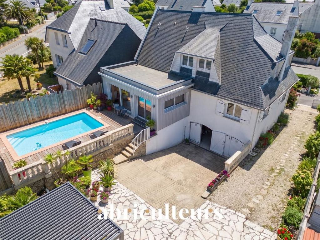 Property photo 1 of 16 Family House Of 141 m² With Garden, Pool - For Sale In Le Croisic (44490)