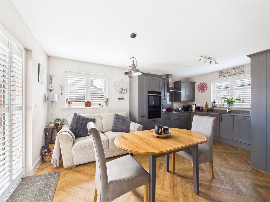 Property photo 3 of 30 Picture No. 08