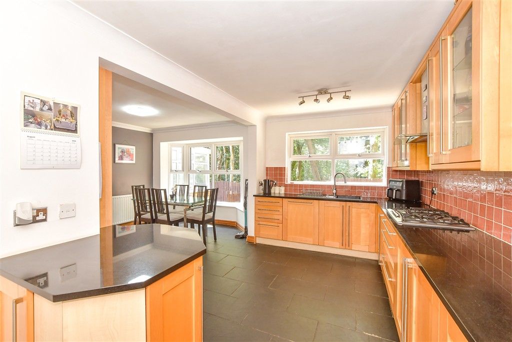 Property photo 3 of 16 Kitchen