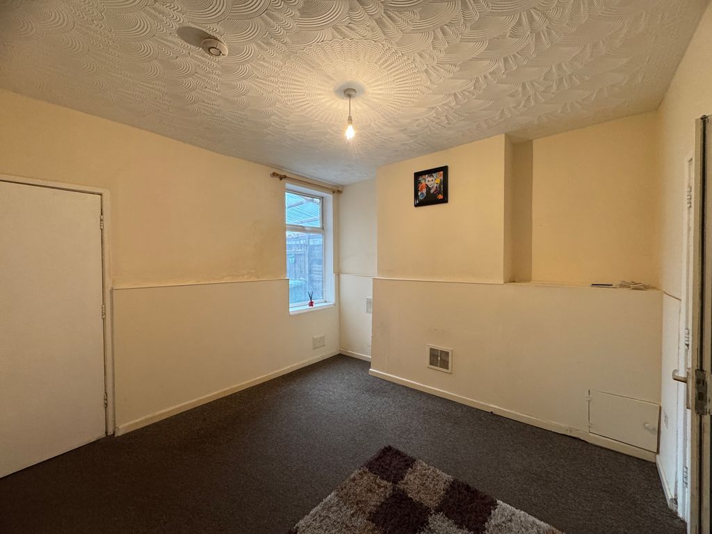 Property photo 3 of 10 Dining Room