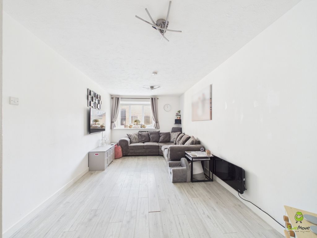 Property photo 3 of 8 Presented By Kevin At Ewemove Bexleyheath And Dart