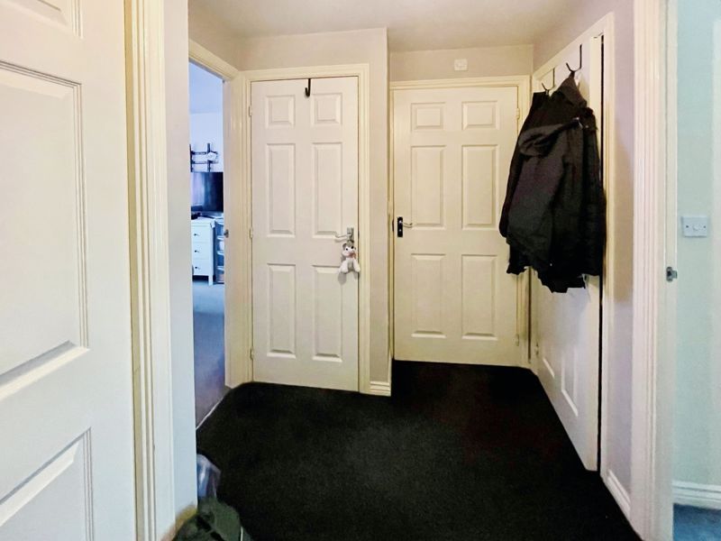 Property photo 3 of 8 Photo 10