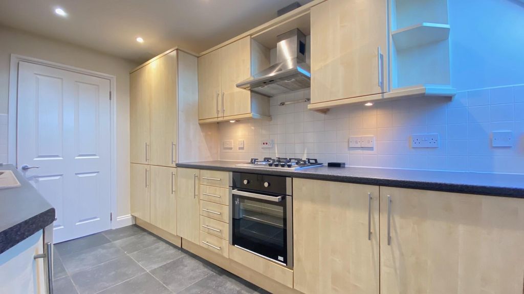 Property photo 2 of 15 Kitchen