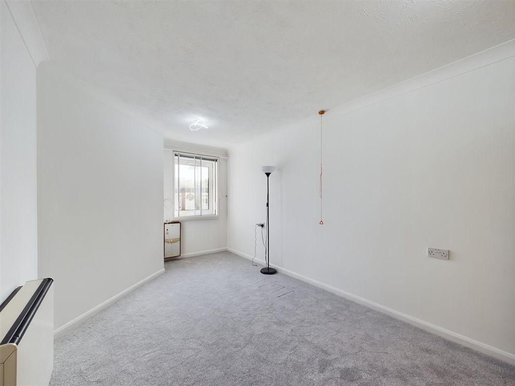 Property photo 3 of 11 Cam02885G0-Pr0242-Still003.Jpg