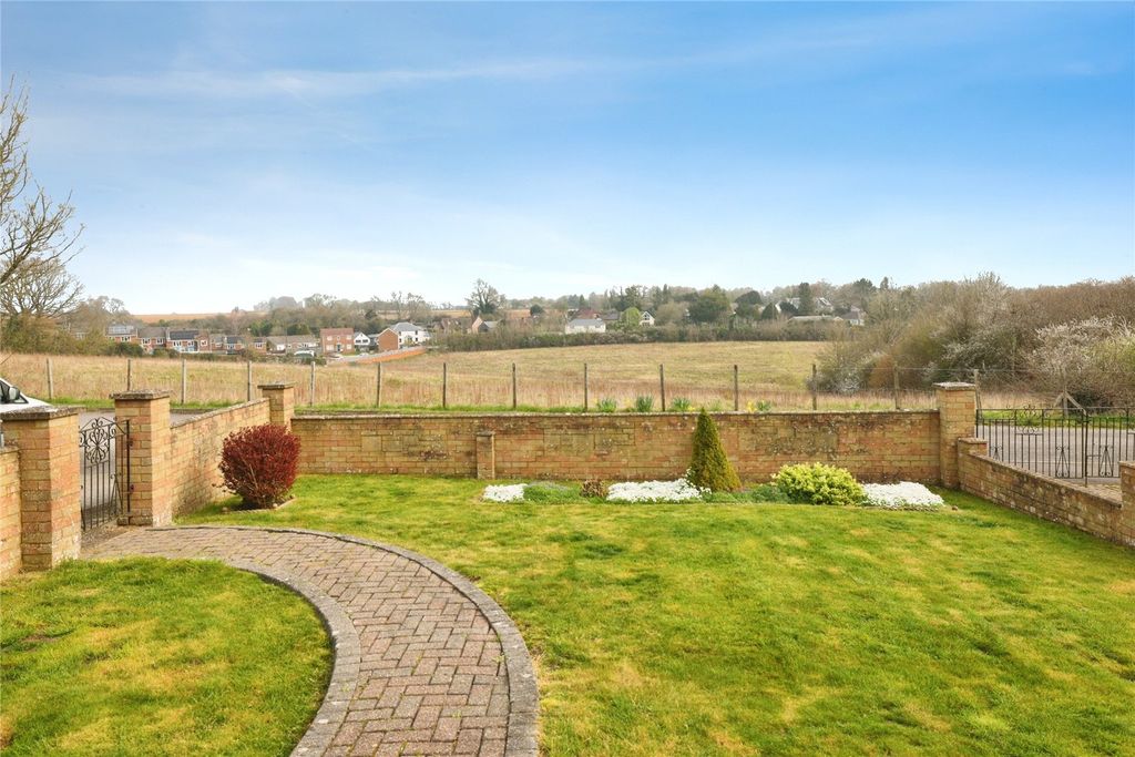 Property photo 2 of 28 Picture No. 34