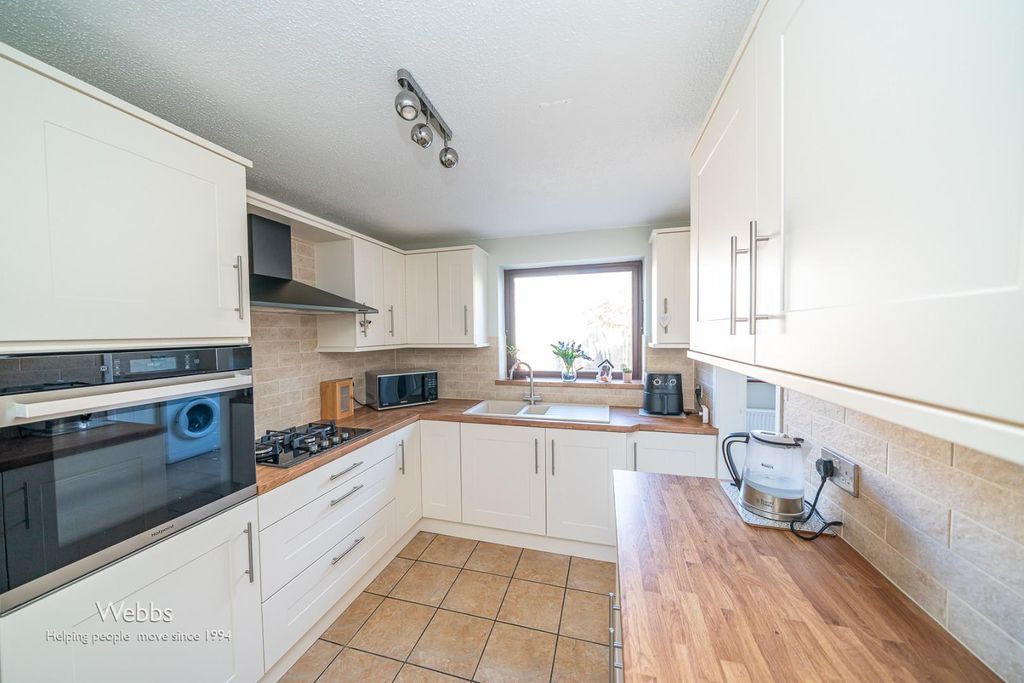 Property photo 2 of 24 Â© Webbs Estate Agents Â© (8 Of 116).Jpg